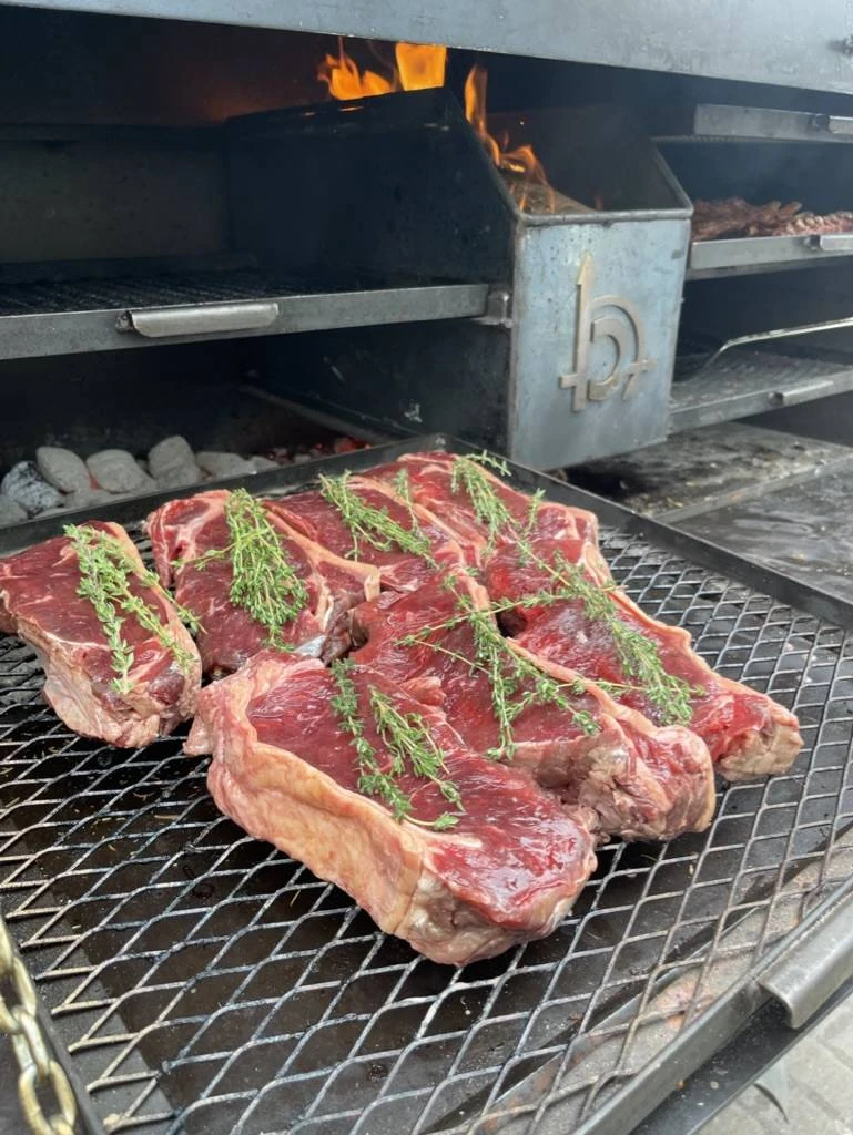 Catering Brieks - Image 1